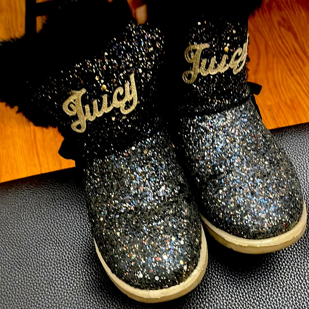 Girls Juicy couture, size 5 boots.